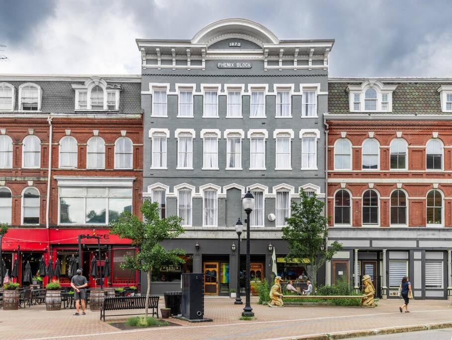Historic BLDG, Coffee Shop, FAST Wi-Fi, Room # 207